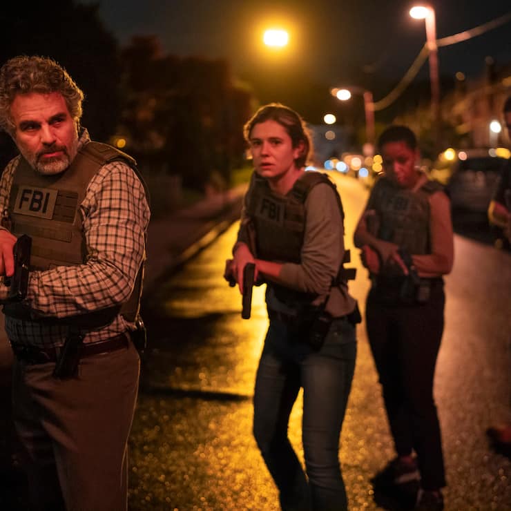 Die junge, unerfahrene Taskforce im  nächtlichen Einsatz: Tom Brandis (Mark Ruffalo), Lizzie (Alison Oliver), Aleah (Thuso Mbedu) und Anthony Grasso (Fabien Frankel).