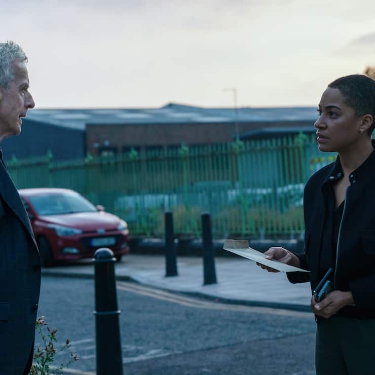 Detective Chief Inspector Daniel Hegarty (Peter Capaldi) und Detective Sergeant June Lenker (Cush Jumbo) können so gar nicht miteinander.