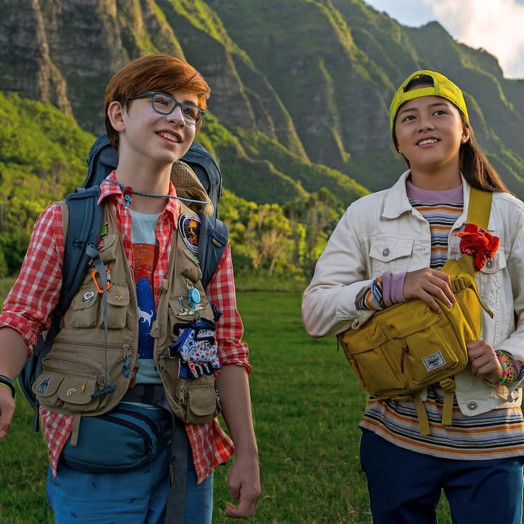 FINDING 'OHANA (L to R) OWEN VACCARO as CASPER, KEA PEAHU as PILI in FINDING 'OHANA. Cr. COLLEEN E. HAYES/NETFLIX Â© 2021