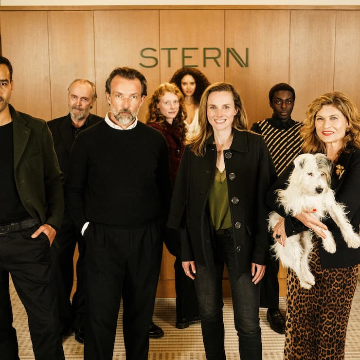 Gute Miene zum nervösen Spiel: das Team der Schauspielagentur «Stern».
