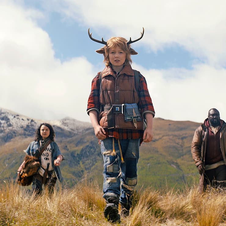 SWEET TOOTH (L to R) STEFANIA LAVIE OWEN as BECKY, CHRISTIAN CONVERY as GUS and NONSO ANOZIE as TOMMY JEPPERD in episode 105 of SWEET TOOTH Cr. COURTESY OF NETFLIX Ă© 2021