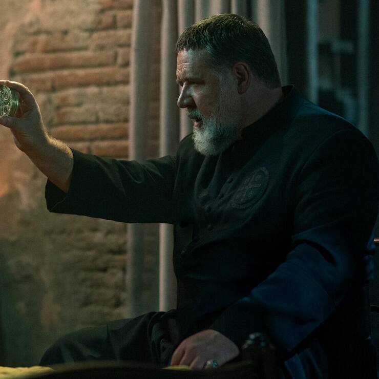 Im Auftrag des Papstes: Gabriele Amorth (Russell Crowe) führt Exorzismen durch.