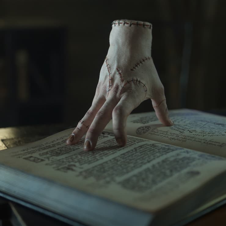 Der heimliche Star im Netflix-Star ist das fingerfertige «Thing» – auch bekannt als «eiskaltes Händchen».