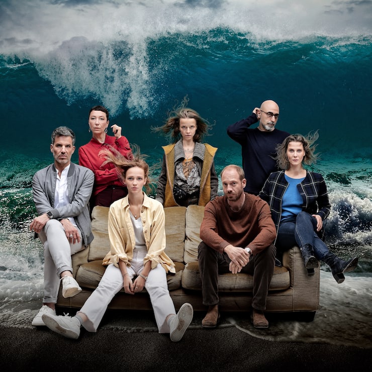 Was verheimlichen Heiko (Tim Bergmann), Maren (Ursula Strauss), Noa (Meira Durand), Harry (Johann von Bülow), Matthias (Özgür Karadeniz) und Britta (Katrin Röver) vor der totgeglaubten Alexandra (Karoline Schuch, M.)?