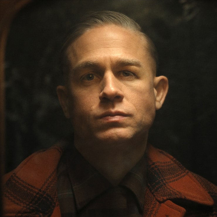  Charlie Hunnam schlüpft für Netflix in die Rolle des berühmten Leichenschänders.