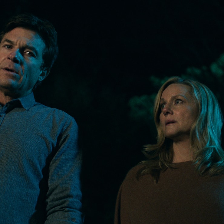 Ozark. (L to R) Jason Bateman as Martin 'Marty' Byrde, Laura Linney as Wendy Byrde in episode 401 of Ozark. Cr. Courtesy Of Netflix © 2021