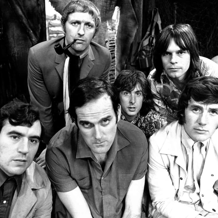 Graham Chapman, Eric Idle, Terry Gilliam, Terry Jones, John Cleese & Michael Palin Characters: Various / ... 46 episodes, 1969-1974,Various / ... 46 episodes, 1969-1974,Various / ... 46 episodes, 1969-1974,Various / ... 46 episodes, 1969-1974,Announcer / ... 40 episodes, 1969-1973 & It s Man Television: Monty Python S Flying Circus TV-Serie Uk 1969-1974, 05 October 1969 PUBLICATIONxINxGERxSUIxAUTxONLY Copyright: MaryxEvansxAFxArchive 12090743 editorial use only