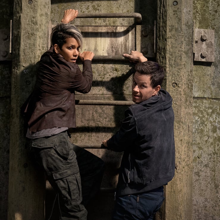 Roxanne (Halle Berry) lässt Mike (Mark Wahlberg) nicht hängen.