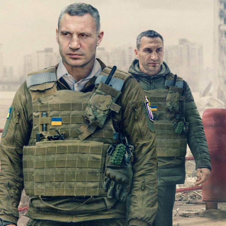 Vereint im Kampf gegen Russland: Bürgermeister Vitali Klitschko (l.) mit seinem «kleinen» Bruder Wladimir.