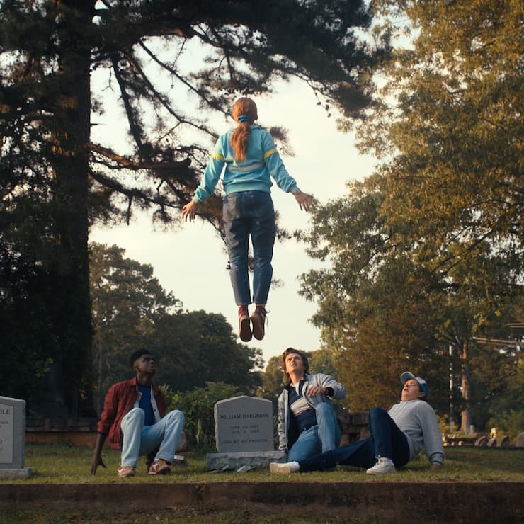 STRANGER THINGS (L to R) Caleb McLaughlin as Lucas, Sadie Sink as Max, Joe Keery as Steve, Gaten Matarazzo as Dustin in STRANGER THINGS. Cr. Courtesy of Netflix © 2022