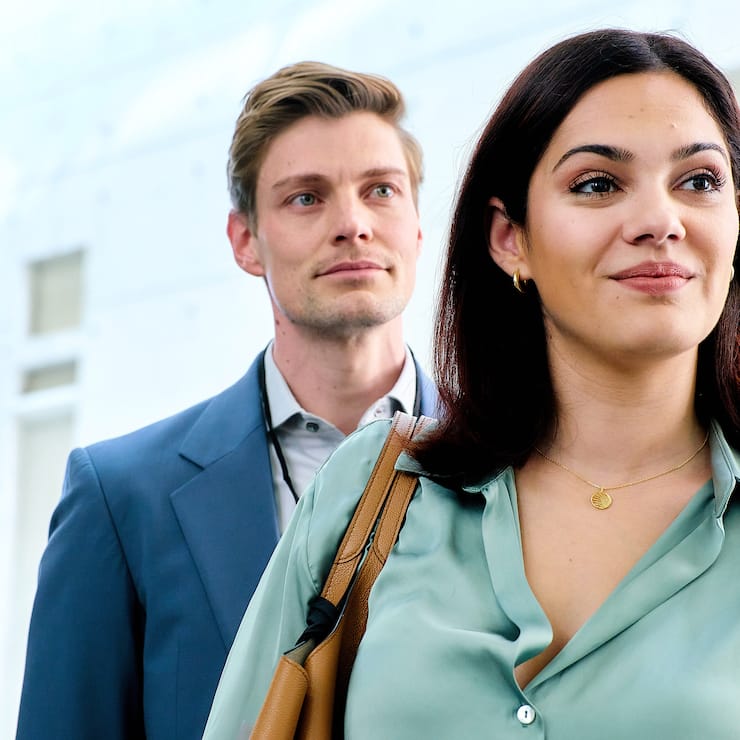 Max (Helgi Schmid) und Valerie (Nilam Farooq) sind Widerscher auf ähnlich perfidem Niveau.