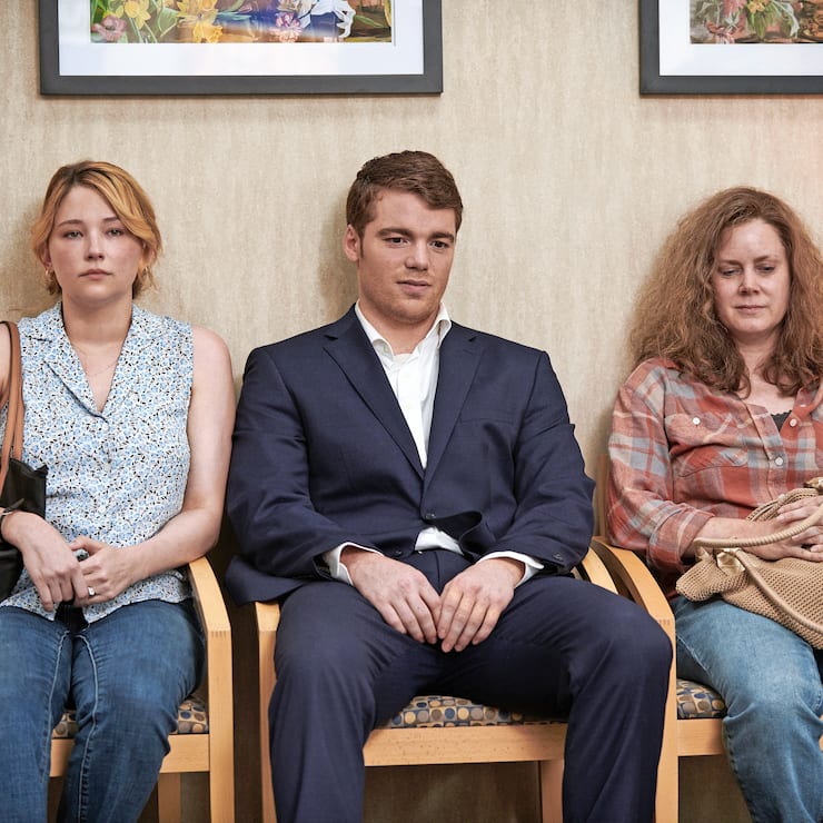 HILLBILLY ELEGY: (L to R) Haley Bennett (âLindsayâ), Gabriel Basso (J.D. Vance), Amy Adams (âBevâ). Photo Cr. Lacey Terrell/NETFLIX Â© 2020