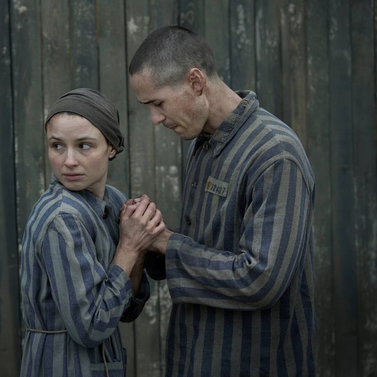 «The Tattooist of Auschwitz» erzählt von einem Juden, der im KZ seine grosse Liebe findet.