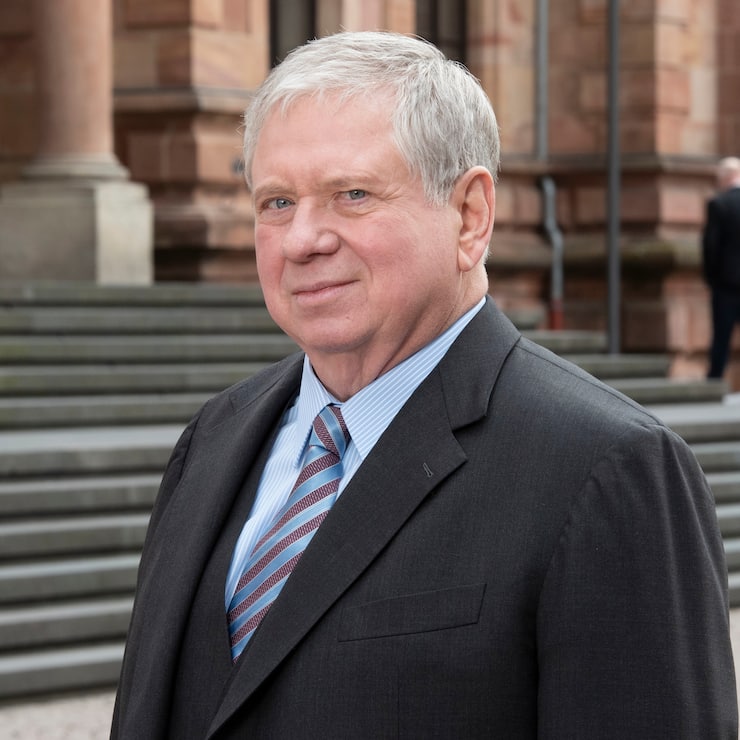 Hält sich mit 75 für nicht mehr ­glaubwürdig in der Rolle des Staats­anwalts: Rainer Hunold. 