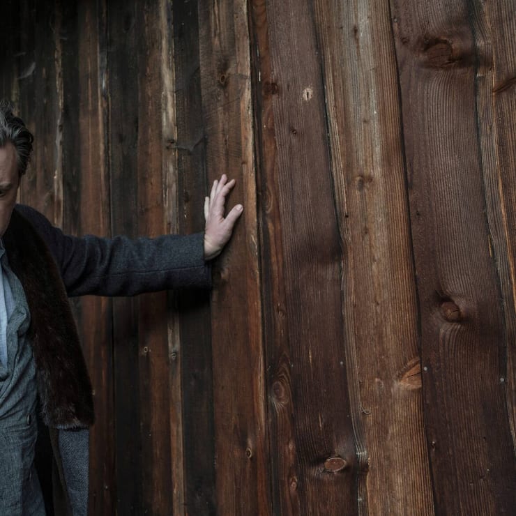 Nicholas Ofczarek als Gedeon Winter in «Der Pass».