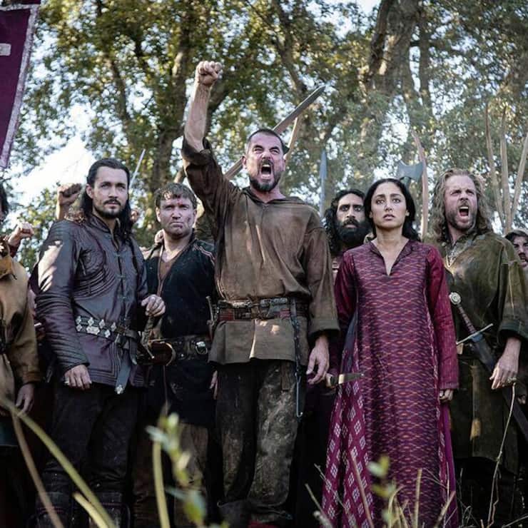 Kino – «William Tell»: Vereinte Eidgenossen – Wilhelm Tell hebt die Faust, seine Frau Suna steht ihm zur Seite.