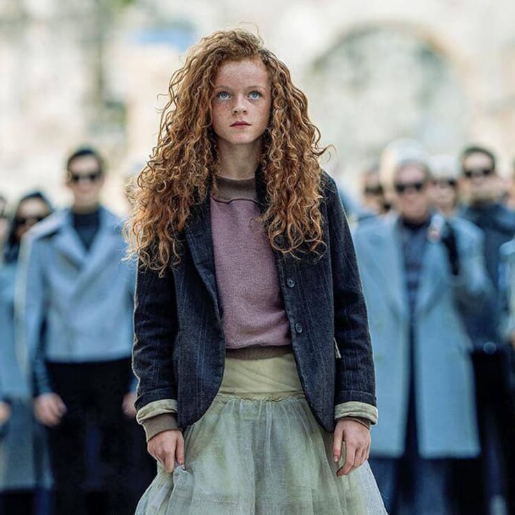 Kino – «Momo»: 2025 – Momo (Alexa Goodall) versucht die Zeitdiebe zu stoppen.