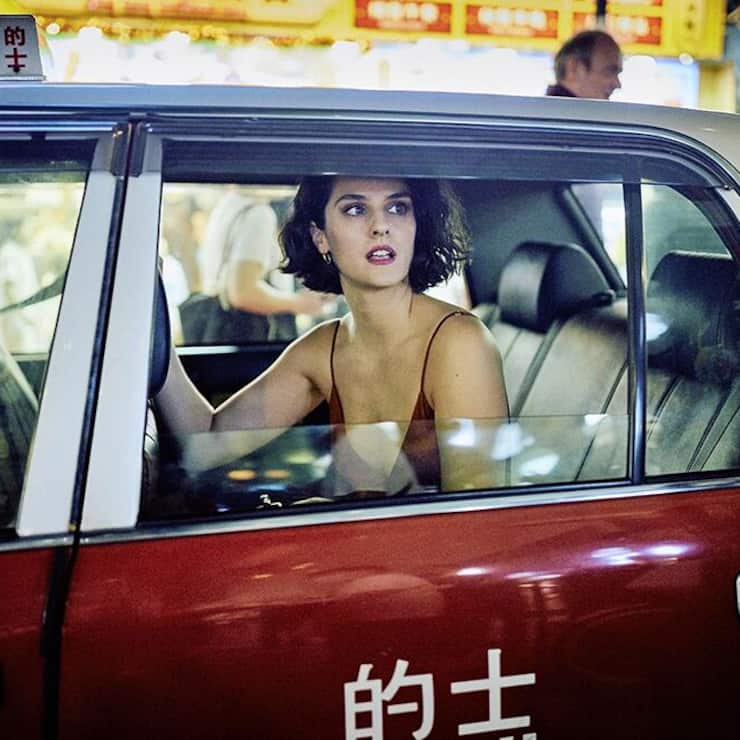 Emmanuelle (Noémie  Merlant) inspiziert in Hongkong Luxushotels.