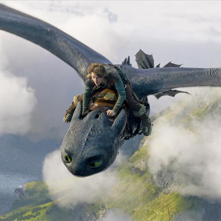 Wikinger Hicks (Mason Thames) hat gelernt, auf dem Drachen zu reiten.
