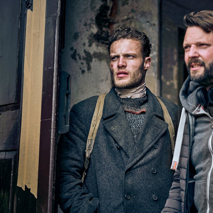 «Blood & Gold»-Regisseur Peter Thorwarth (r.) drehte zum zweiten Mal  für Netflix.