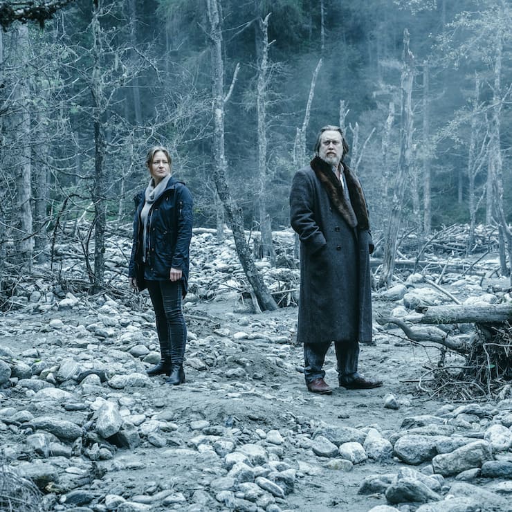 Ellie Stocker (Julia Jentsch) und Gedeon Winter (Nicholas Ofczarek) in der finalen Staffel von «Der Pass»