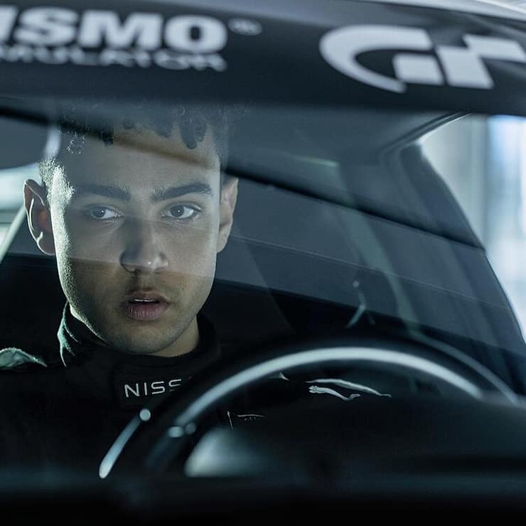 Kino – «Gran Turismo»: Wie an der Playstation: Jann (Archie Madekwe) hinter dem realen Steuer.