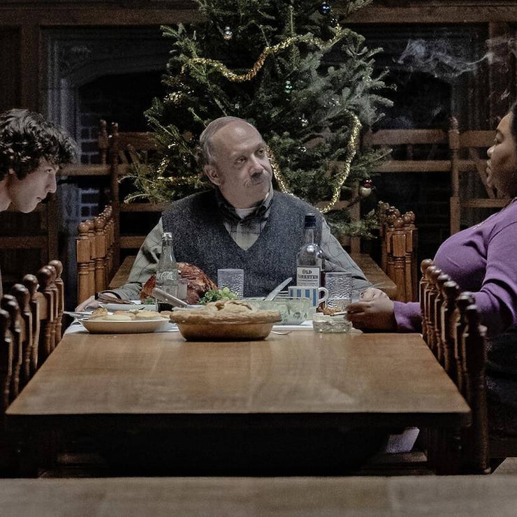 Kino – «Holdovers»: Lehrer Hunham (Giamatti) und Angus (Sessa) essen mit der Köchin.