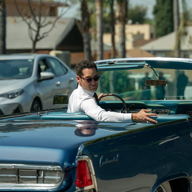 Cooler Typ, cooles Auto: Mickey (Manuel Garcia-Rulfo) in einem seiner Lincolns.