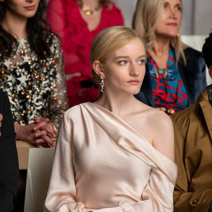 Julia Garner als Anna Delvey in «Inventing Anna» (Netflix).