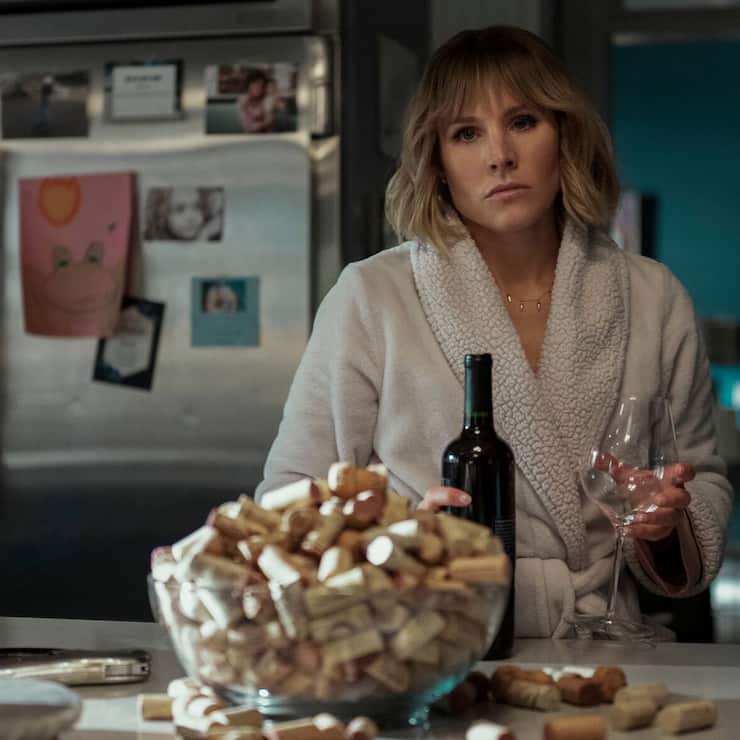 The Woman in the House Across the Street From the Girl in the Window. Kristen Bell as Anna in episode 101 of The Woman in the House Across the Street From the Girl in the Window. Cr. Colleen E. Hayes/Netflix Â© 2021
