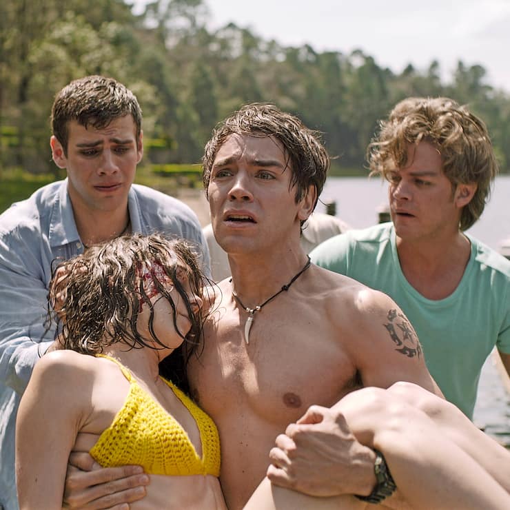 QUIEN MATO A SARA? (L to R) ANDRES BAIDA as RODOLFO JOVEN and XIMENA LAMADRID as SARA and LEO DELUGLIO as ALEX JOVEN and POLO MORIN as JOSE MARIA JOVEN in episode 101 of QUIEN MATO A SARA?. Cr. NETFLIX © 2020
