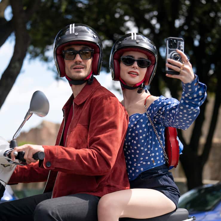 Ob Emily (Lily Collins) bei Marcello (Eugenio Franceschini) in Rom ihr GlĂĽck findet?
