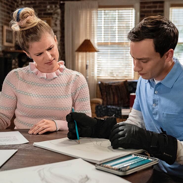 ATYPICAL (L to R) JENNA BOYD as PAIGE and KEIR GILCHRIST as SAM GARDNER in episode 405 of ATYPICAL Cr. GREG GAYNE/NETFLIX Â© 2021