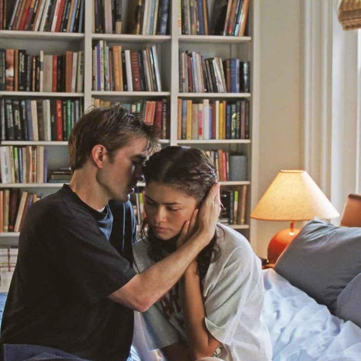 Das Glück von Charlie (Robert Pattinson) und Emma (Zendaya) scheint vollkommen. 