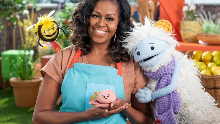 Zeigt Waffel (r.) und Mochi, wie lecker und gesund Essen sein kann: Michelle Obama.