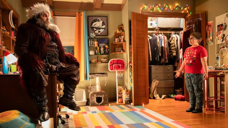 Was zum Teufel …! Statt Santa taucht Satan (Jack Black, l.) in Liams (Robert Timothy Smith) Kinderzimmer auf.