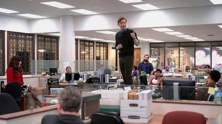 Mimt den Chef im «Office»-Spinoff: Domhnall Gleeson in «The Paper».