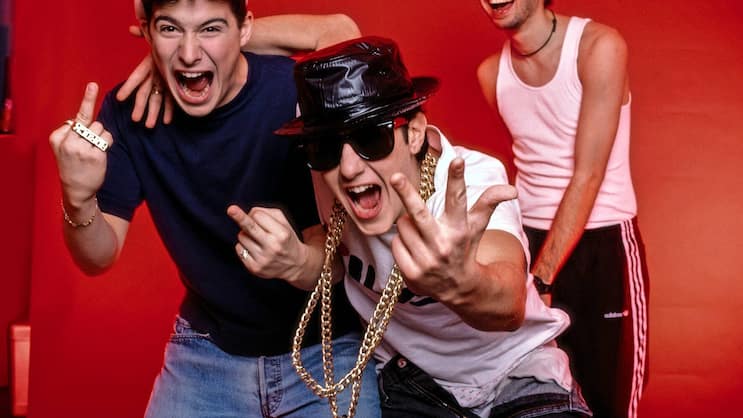 Kult-Trio Adam «Ad Rock» Horovitz, Michael «Mike D» Diamond und Adam «MCA» Yauch (1964–2012) bei einem Fototermin 1987 (v. l.).