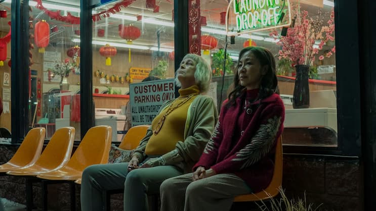 Jamie Lee Curtis und Michelle Yeoh in «Everything Everywhere All At Once».