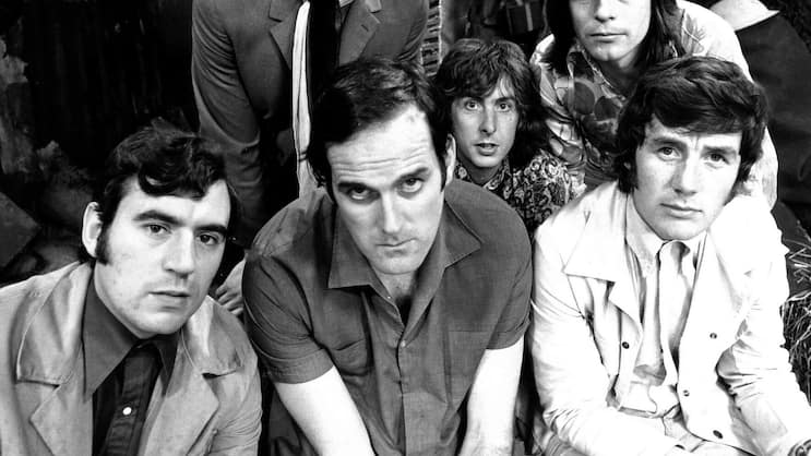 Gag-Genies anno 1969 (v. l.): Terry Jones, Graham Chapman mit Pfeife, John Cleese, Eric Idle, Terry Gilliam und Michael Palin.