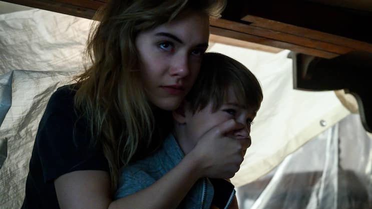 Mord-Zeugen: Kinsey (Emilia Jones) und Bode (Jackson Scott).