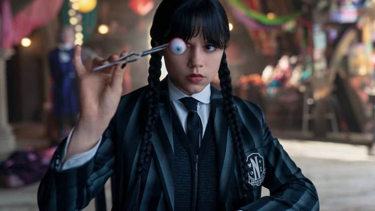 Alle Augen auf Wednesday: Das finstere Gör (Jenna Ortega) ist wieder da.