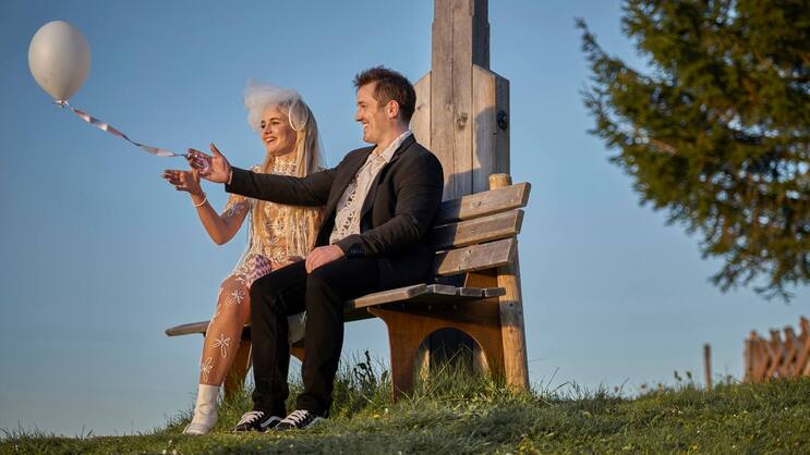 Das Paar vermarktet seine Hochzeit als Likes sammelnden Social-Media-Event.