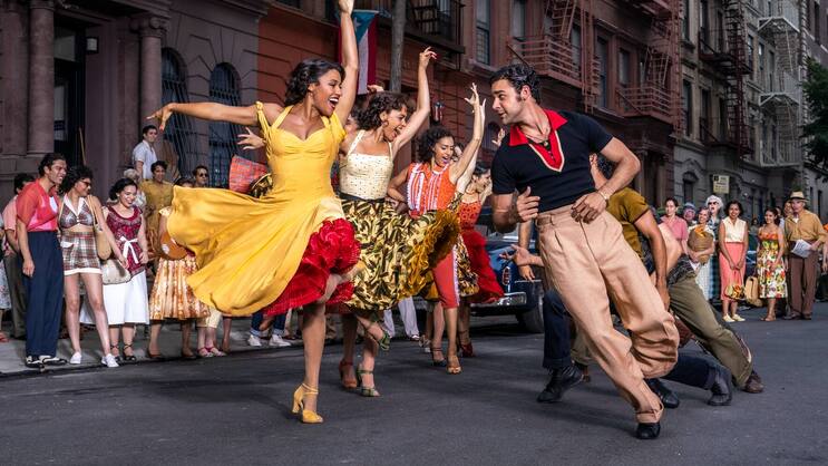 Fiesta Latina: Bernardo (Alvarez, M.) und seine puerto-ricanischen Freunde.