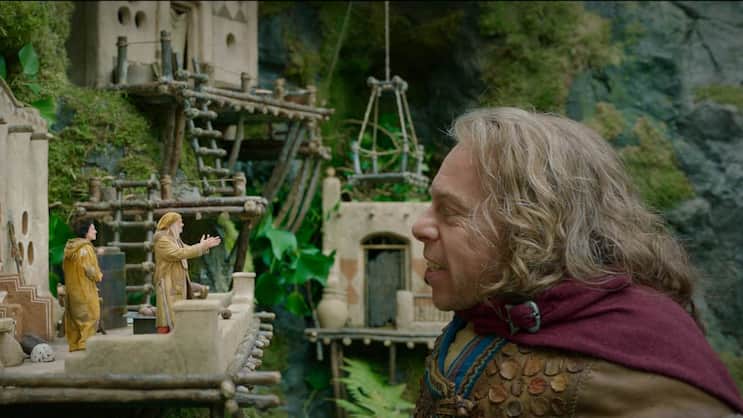 Willow (Warwick Davis) trifft auch auf alte Bekannte wie Fee Rool (Kevin Pollak, M.).