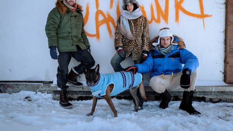 Das magische Dreigestirn (v.l.): Mark (Friedrich Mücke) Tuuli (Alina Tomnikov), Felix (Daniel Strässler) mit Lua.