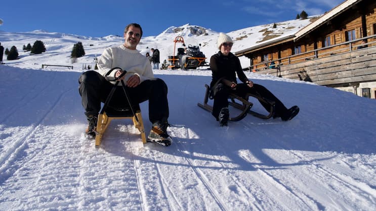 Rasant in Savognin GR: Andreas Caminada und Karoline Herfurth.