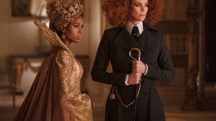 Kerry Washington (l.) und Charlize Theron trimmen Haare und Schützlinge.
