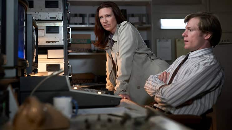 News im Blut: Helen (Anna Torv) und Dale (Sam Reid) bei der Arbeit.