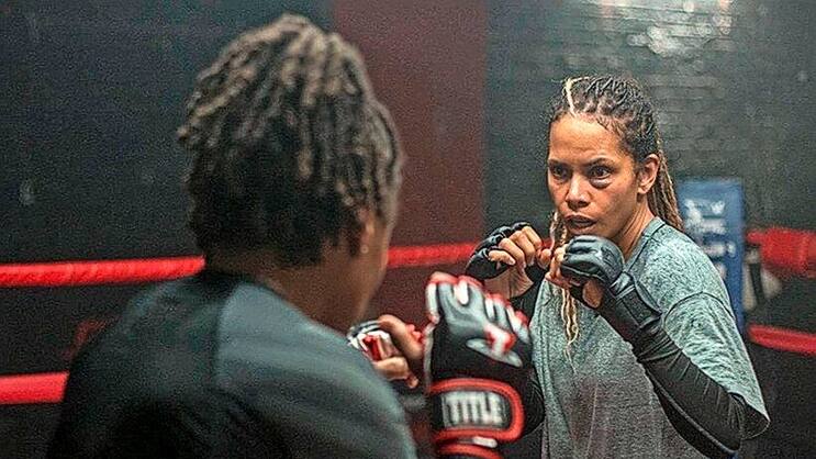 Halle Berry setzte sich im Ring und auf dem Regiestuhl durch.